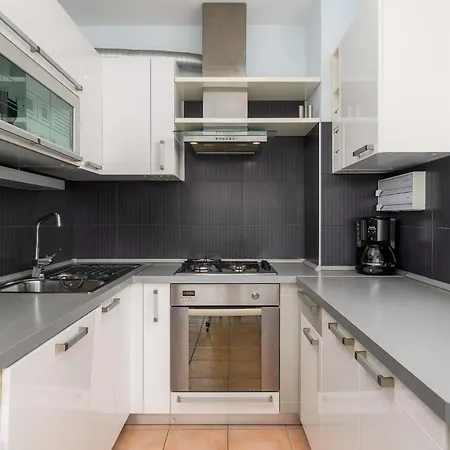 Near The Town Center Aja Apartment Umag